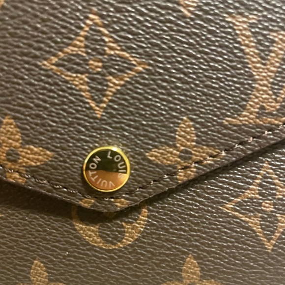 Designer Purse - Picture 3 of 4